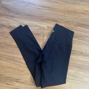 Aritzia TNA Leggings